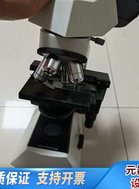 奥林巴斯(Olympus)显微镜CX21。双目目镜（模糊)，