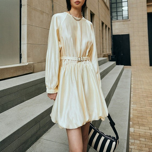2026春季新款法式优雅垂感气质插肩灯笼袖腰带形式蓬蓬裙连衣裙女