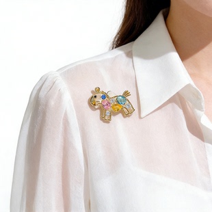 小马元素饰品新年生肖小马驹胸针女2025新款高级感轻奢小众设计别