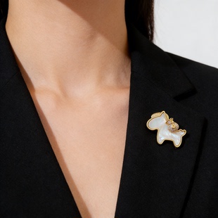 小马元素饰品马上有钱2025年新款小马驹背钱袋子胸针生肖别针礼物