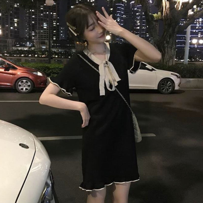 Spring and summer Korean version of the French minority short sleeve dress, long bow knitted skirt with female fungus edge