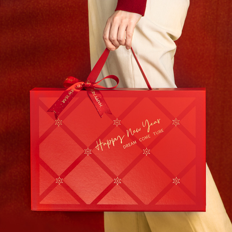 2026高档红色新年礼盒雪花酥牛轧糖曲奇饼干糖果点心手提包装盒空