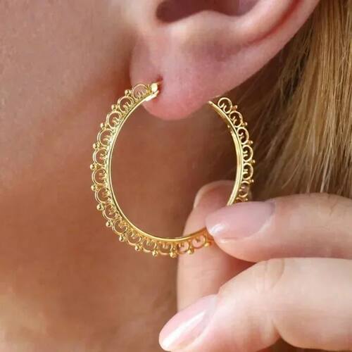 European and American fashion creative earrings, heart conne