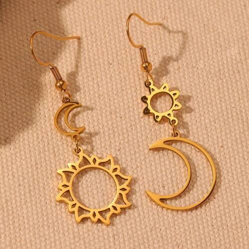 1 Pair Fashion Retro Hollow Earrings Alloy Asymmetric Design