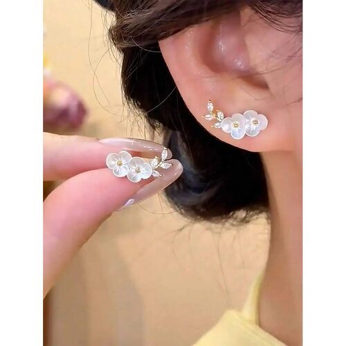 Shell Camellia Flower Vintage Stud Earrings For Women Elegan