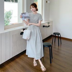 小清新格子收腰连衣裙女夏2025新款流行漂亮绝美独特设计感长裙图片