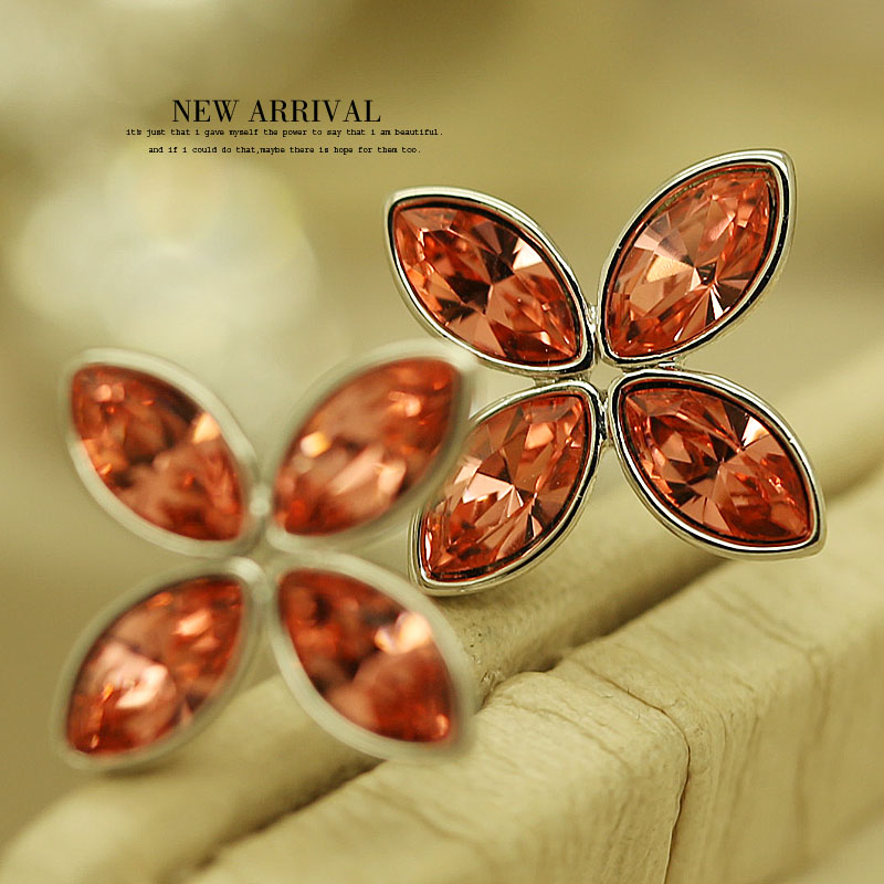 奥地利合成水晶女耳钉