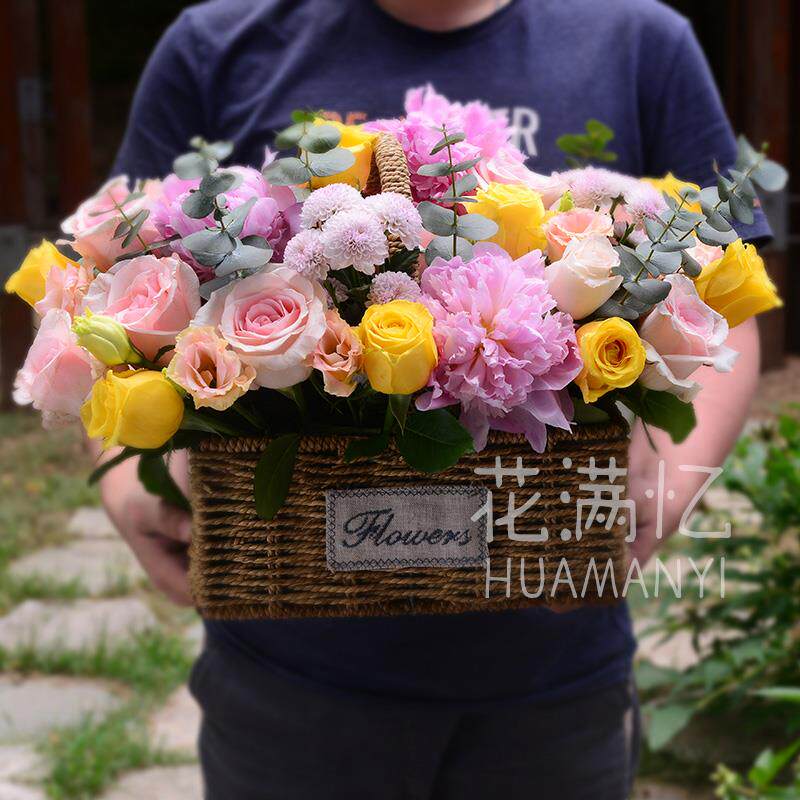 手提花篮玫瑰花束送女友生日鲜花