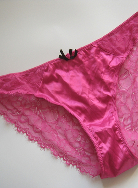 Deja~~玫粉色缎面拼蕾丝网纱不上中腰款大码三角内裤