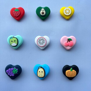 适用苹果Apple AirTag防丢器儿童保护软套胸针别针卡通装饰定位壳