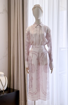 25春夏 粉色花卉翻领真丝衬衫西裤套装 Brides de Gala en Fleurs