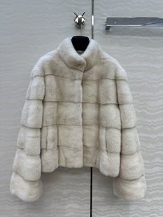 丹麦哥本哈根拍卖行紫标 小母貂皮草大衣 光泽幼滑 奢华高贵