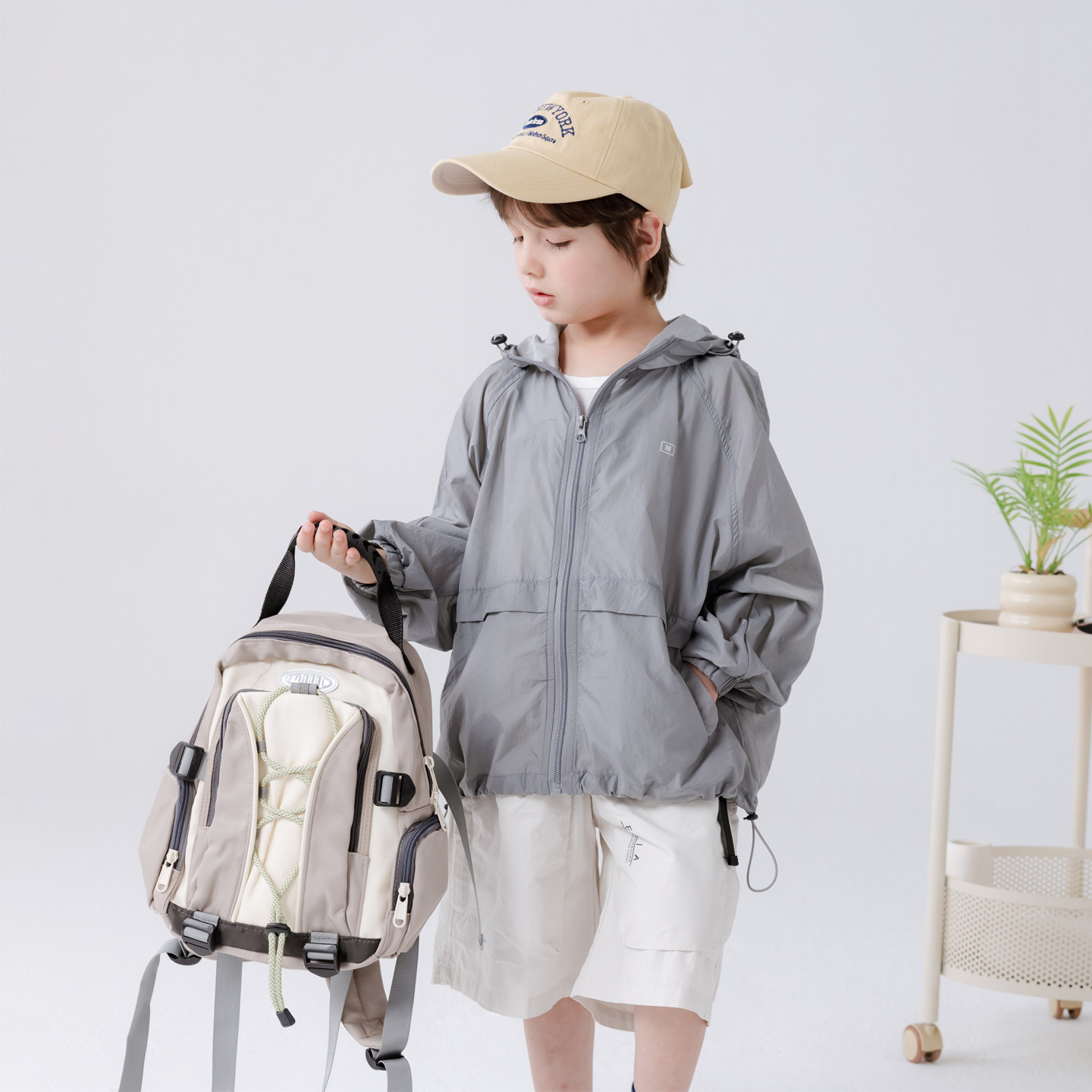 哈依鲁2026夏季新款男童防晒衣儿童中大童时尚宽松薄款连帽外套潮