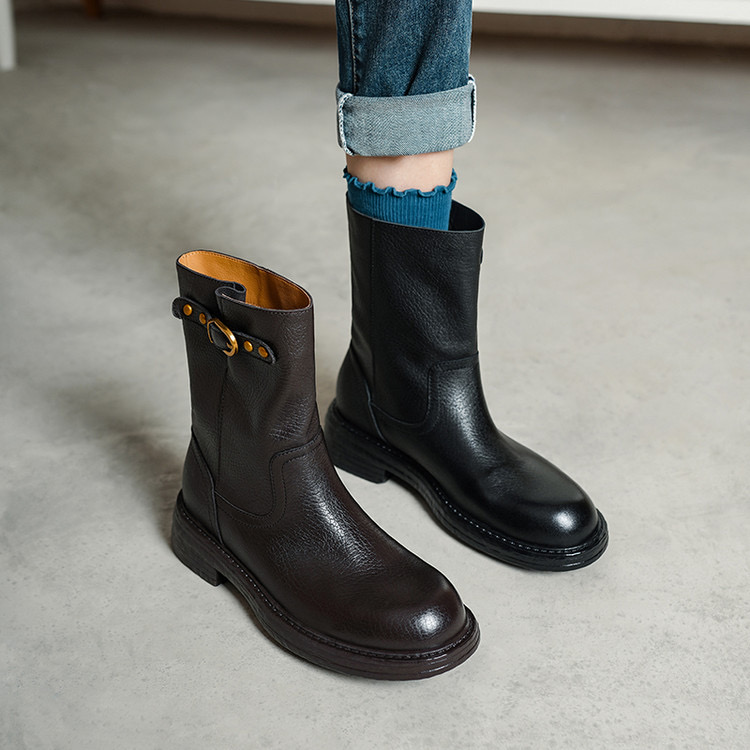 真皮马丁靴女2025冬新款中筒靴低跟短靴铆钉圆头骑士靴软皮平底鞋