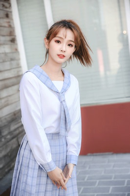 格子中长裙清纯少女水手服