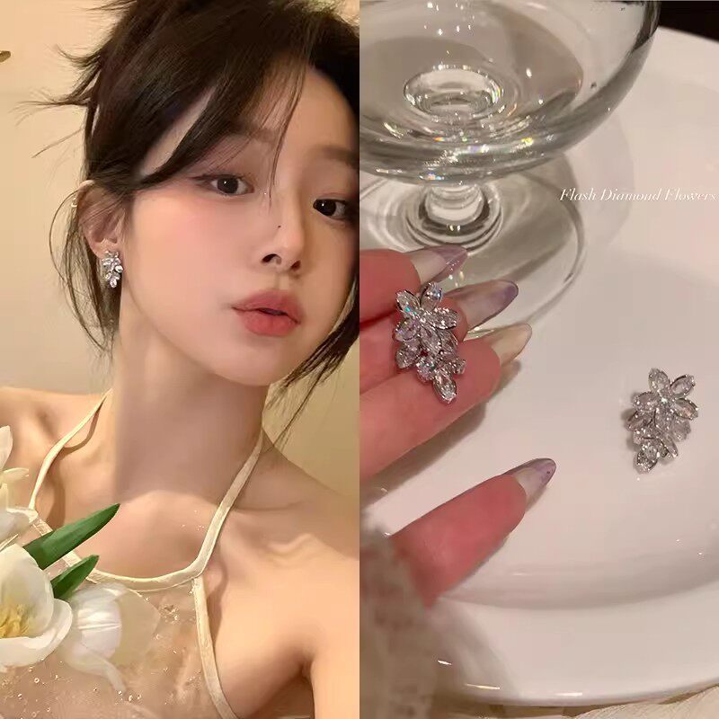 S925银针百搭气质名媛锆石花朵耳钉女轻奢小众高级感耳钉网红耳饰