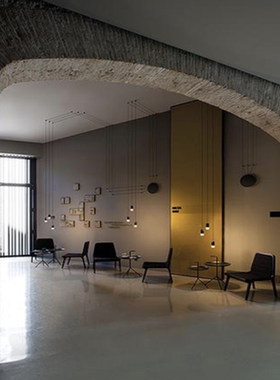 北欧简约创意个性loft黑色几何线条别墅客厅挑空复式楼梯长吊灯