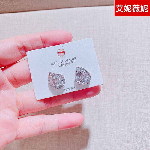 艾妮薇妮饰品新款轻奢锆石不规则耳钉银针时尚精致高级感气质耳环