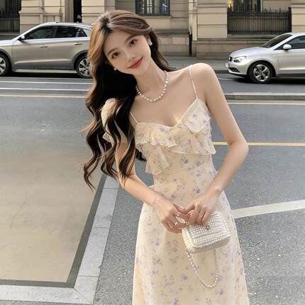 碎花长款吊带修身V领连衣裙女气质温柔法式茶歇中长款海边雪纺裙