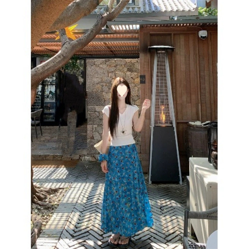 夏季白色V领显瘦碎花两件套