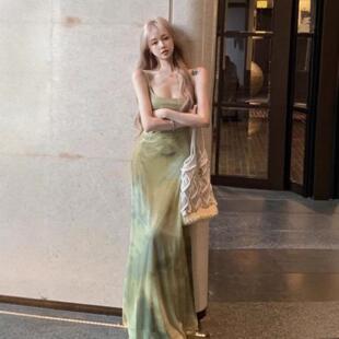 法式绿色晕染吊带连衣裙女夏季新款海边度假风显瘦气质长裙子ic