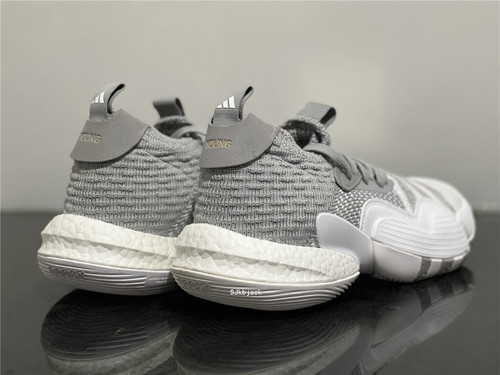 AdidasTraeYoung低帮实战篮球鞋