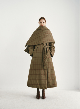 PREEKEND 红棕格纹可拆卸披肩廓型系腰长羽绒服