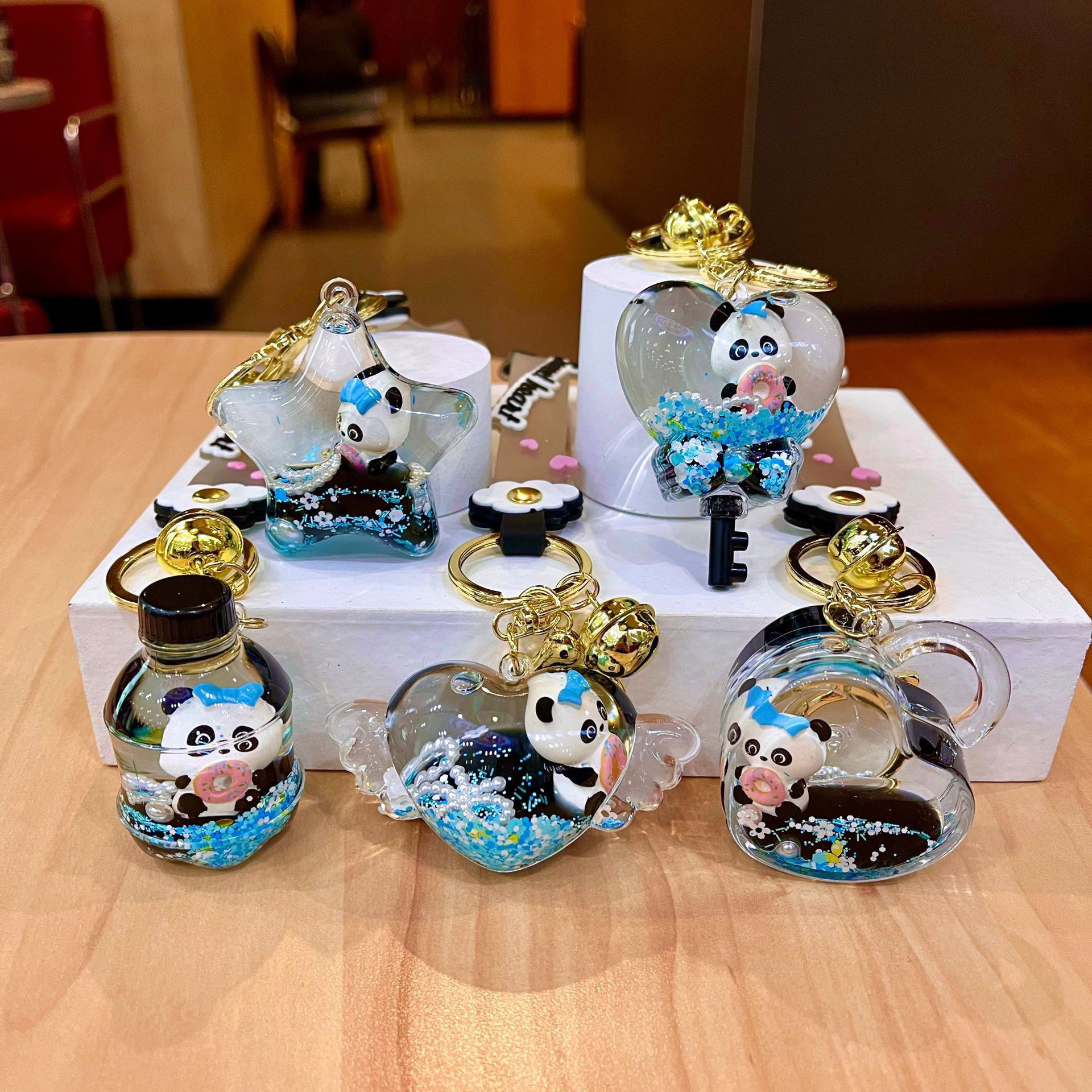情侣入油黑金立体熊猫漂浮瓶钥匙扣液体挂件流沙挂件情侣包挂饰