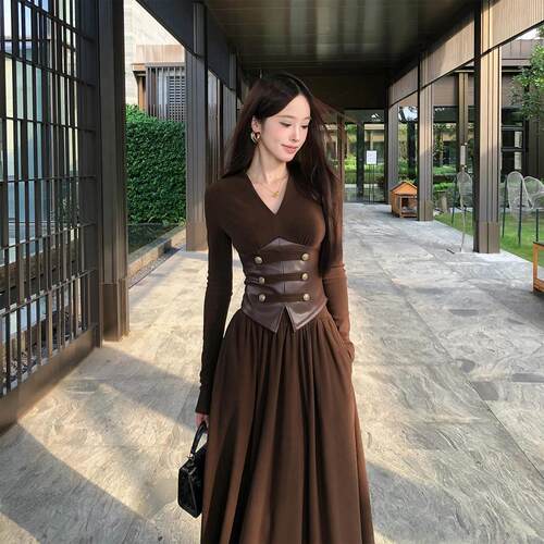 法式复古长袖上衣拼PU束腰两件套