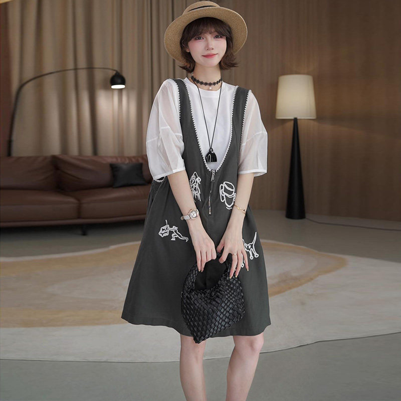 小个子t恤两件套连体裤女2025夏新款刺绣印花显瘦甜美背带裤套装
