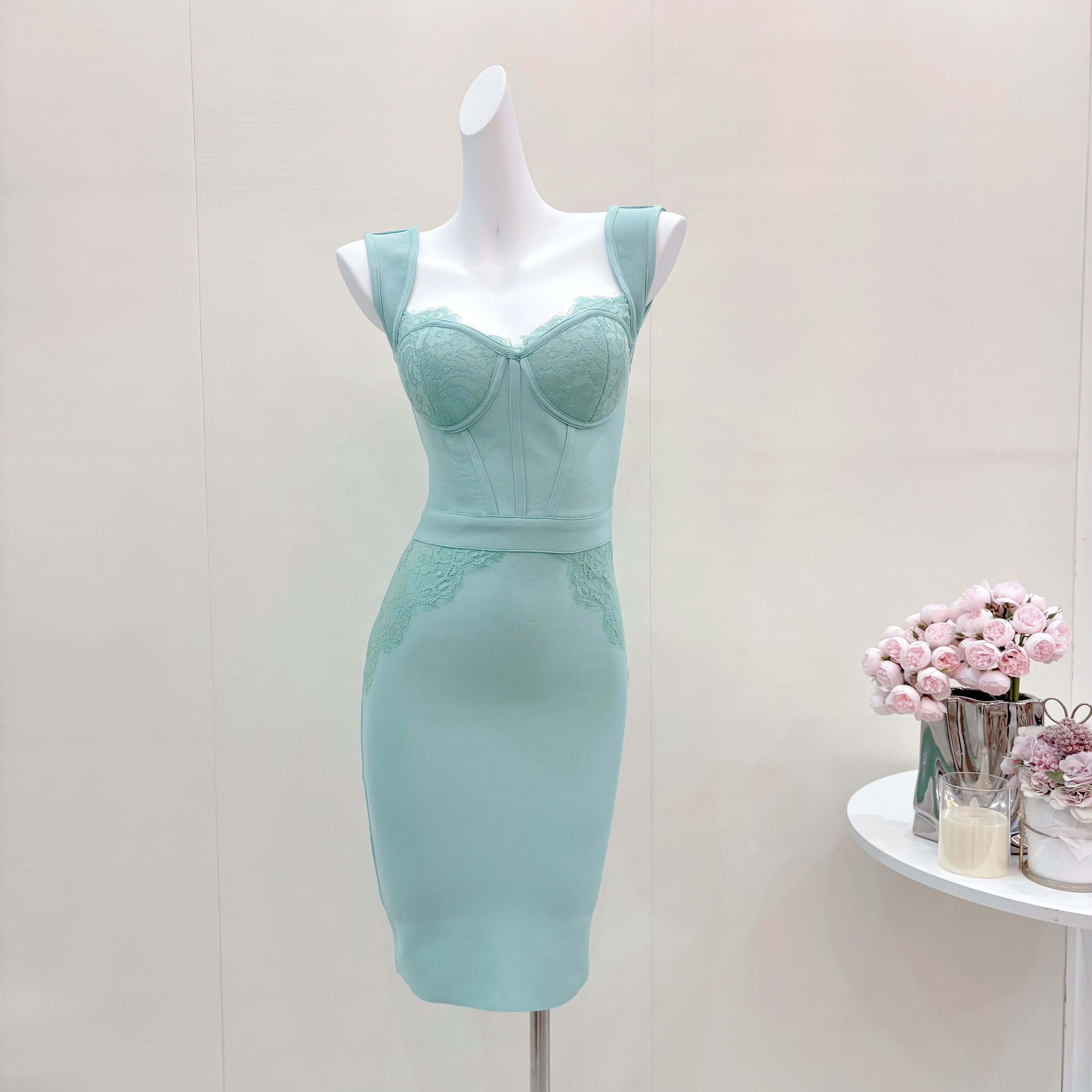 绿色蕾丝吊带包臀绷带连衣裙修身显瘦气质名媛宴会中长款礼服裙