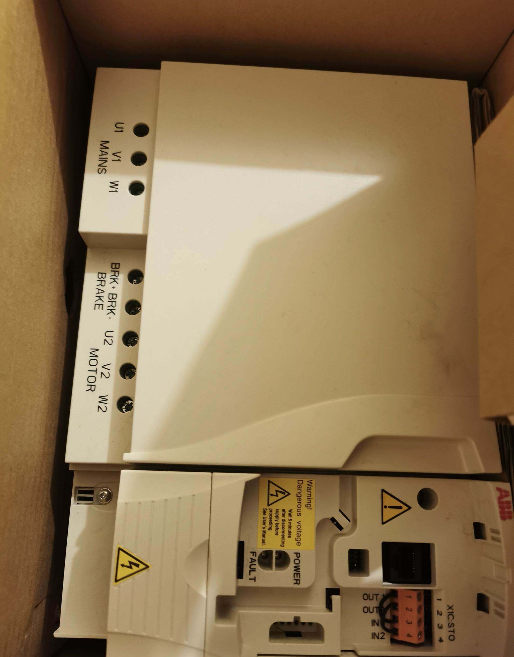 全新原装abb变频器 acs355-03e-44a0-4  22kw 议价