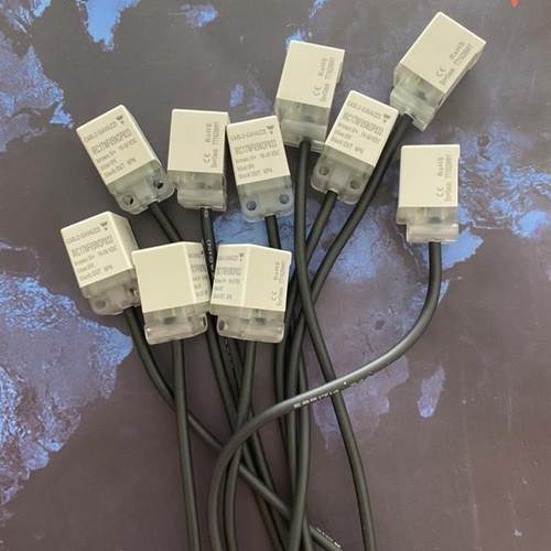IRC17NF05NOP033方型接近开关瑞士佳乐全新原装CARLOGAVAZZI