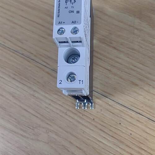 RGC1A60D30KGUS80原装瑞士佳乐CARLOGAVAZZI散热一体固态继电器