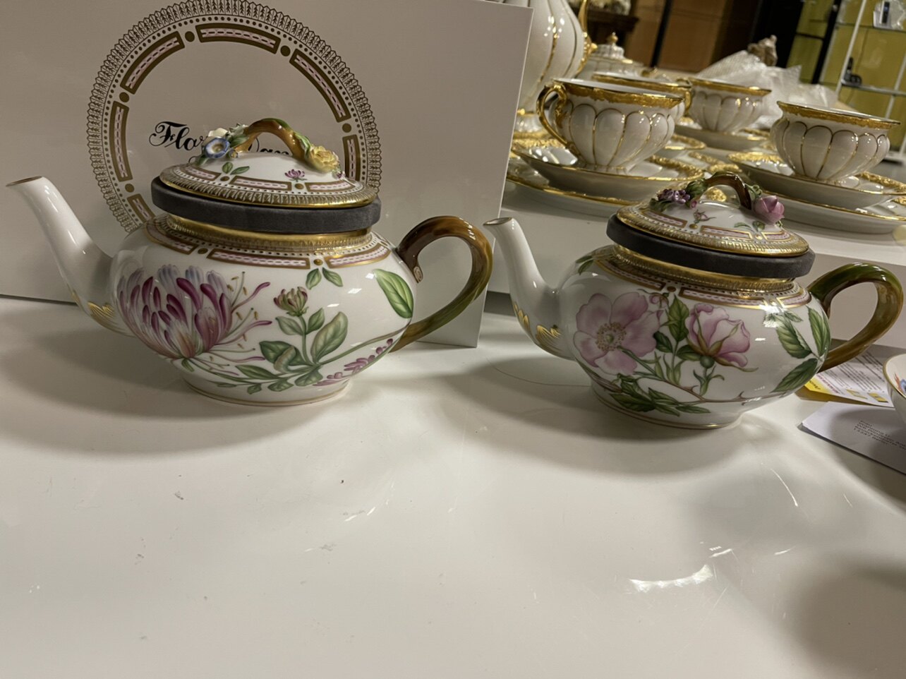 Royal  Copenhagen 丹麦花 800ml茶壶（预定）