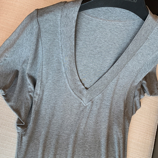 樊樊 早安V领收腰蝙蝠袖T恤上松下紧版型显瘦慵懒风短袖上衣女夏