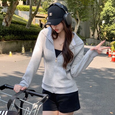 外套女款收腰2026秋冬季穿搭修身连帽带口袋早秋上衣紧身百搭卫衣