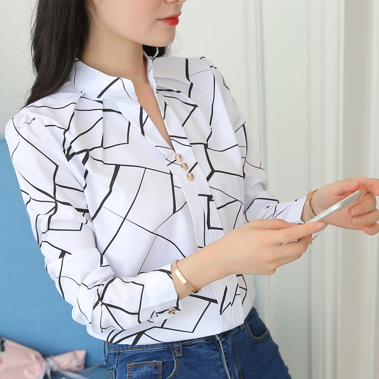 2024春秋新款韩版V领条纹衬衫女学生百搭时尚长袖打底衬衣潮女装