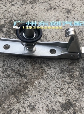 苏州金龙海格校车KLQ6590发机机盖锁84Z61-02040