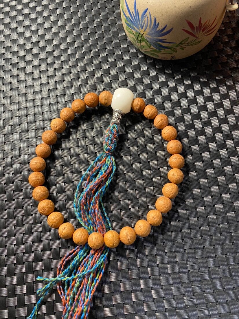 精品12小尺寸尼泊尔凤眼菩提手持手串黄皮水晶核 文玩手串