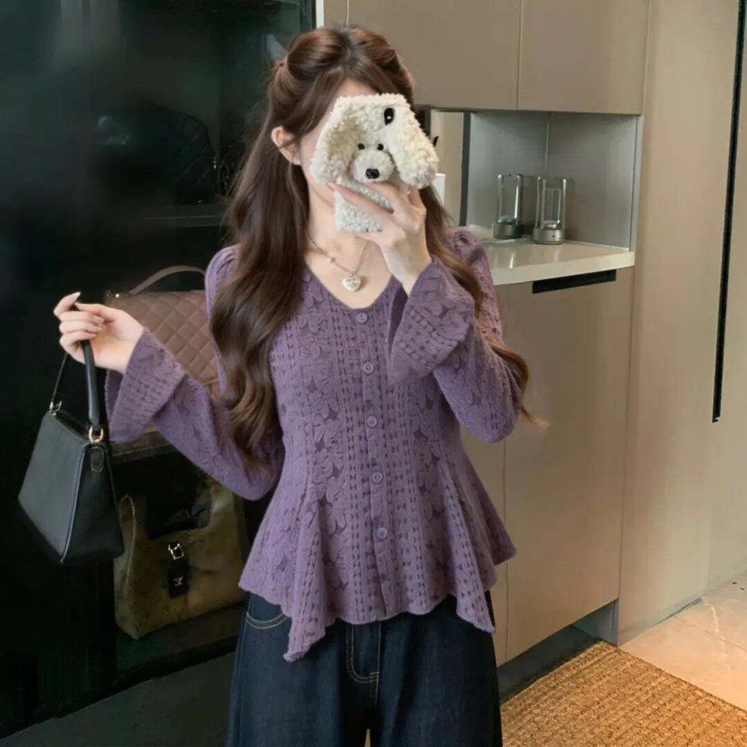 不规则针织打底衫女早秋韩系氛围感穿搭薄款绝美巨好看喇叭袖上衣