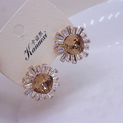 闪亮钻气质高级感银针耳钉方形优雅时髦洋气新款香槟色简约耳环女