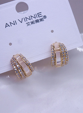 法式小众贝母耳饰高级感耳环小巧精致气质金属耳圈新款简约耳扣女