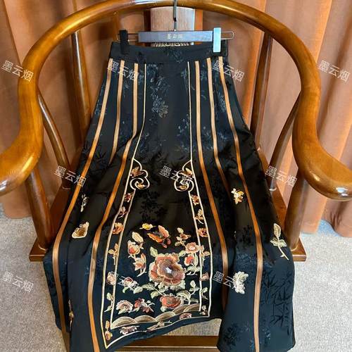 【虞琪】时尚女装春秋冬季新中式重工刺绣半身裙高档加绒马面裙05