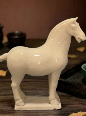 陶瓷马摆件客厅家居装饰品酒店摆设书房工艺品立体造型