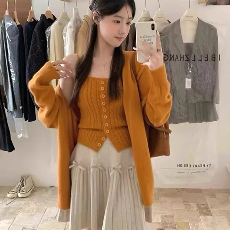 2025秋季新款韩系麻花针织两件套吊带背心V领宽松纯色开衫外套女