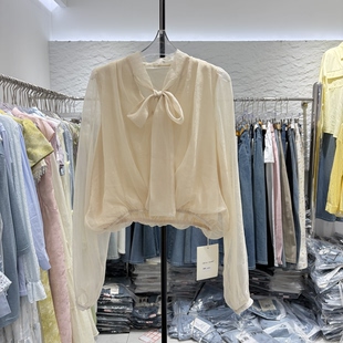 韩系氛围感穿搭杏色v领长袖衬衫女设计感小众漂亮独特超好看上衣