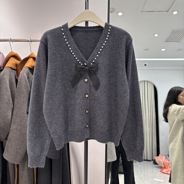法式钉珠蝴蝶结v领针织开衫2026春新小香风高腰外穿毛衣上衣5685