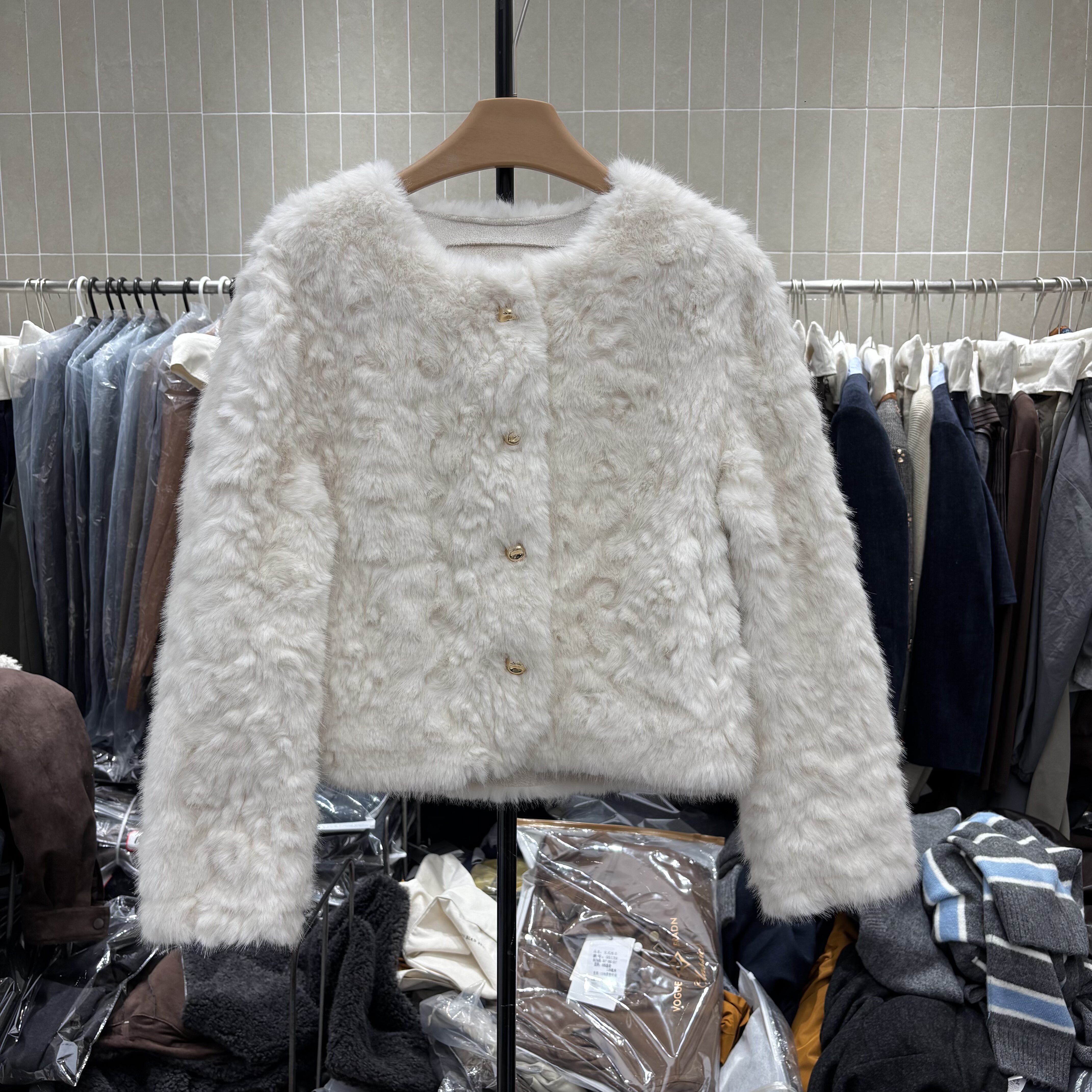 2025冬时髦麂皮毛一体羊毛花貂绒女短款圆领微卷羊柔软毛毛外套女