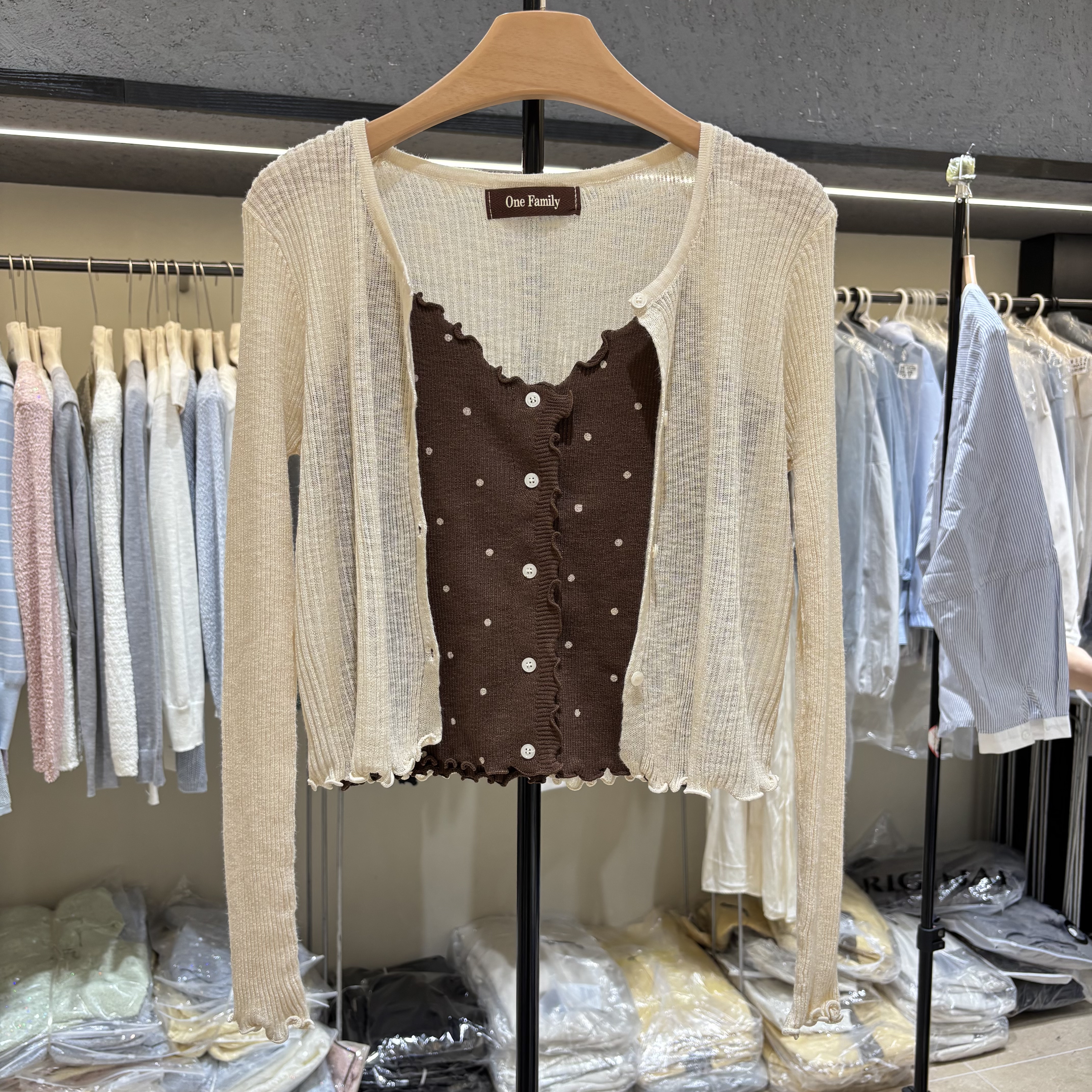 2026春季新款韩版时尚波点吊带背心+针织开衫两件套女潮77001